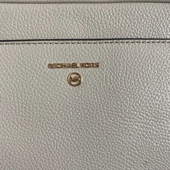 Michael Kors Jet Set Charm Crossbody NWT - Picture 5 of 7